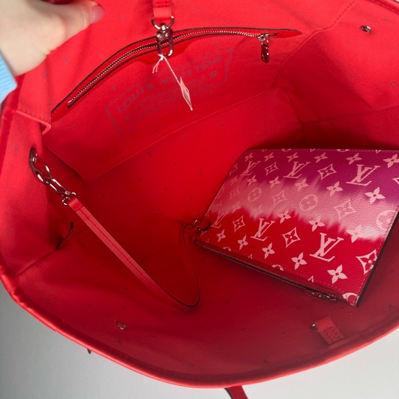 Louis Vuitton Neverfull Limited Edition Escale MM Tote W/ Pouchette - Picture 7 of 16